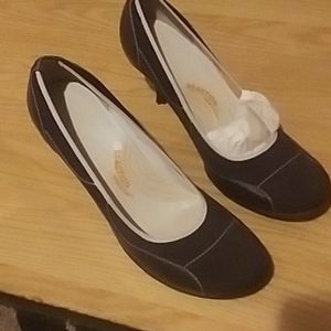 Slightly worn reaction heels